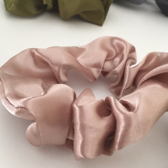 Cheap Scrunchies! - Picture 3 of 4